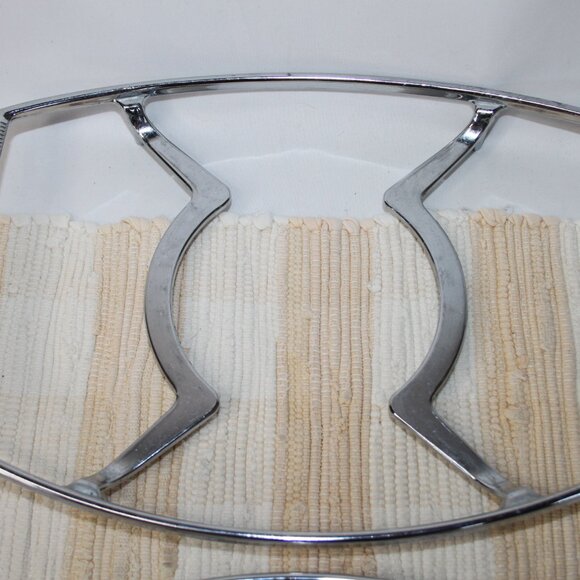 VTG CORNINGWARE METAL SERVING TRIVETS CASSEROLE CRADLE SET 2 P-11-M-1 & P-10-M-1 - Picture 5 of 11